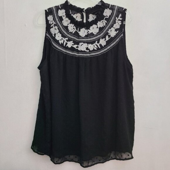 Torrid Clip Dot Embroidered Tank Top - Picture 4 of 12